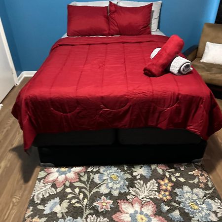 Fidelia Garnet Room, Queen Bed Minutes From Newark Liberty International Airport And Newark Penn Station Exterior photo