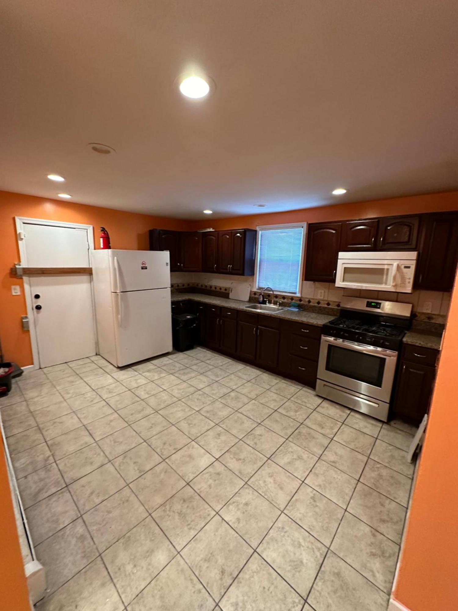 Fidelia Garnet Room, Queen Bed Minutes From Newark Liberty International Airport And Newark Penn Station Exterior photo